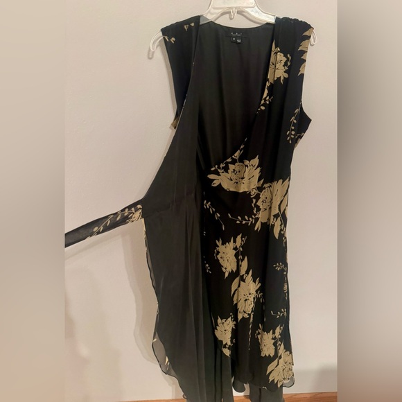 ECI Black and Gold Floral Maxi Dress - Picture 2 of 7